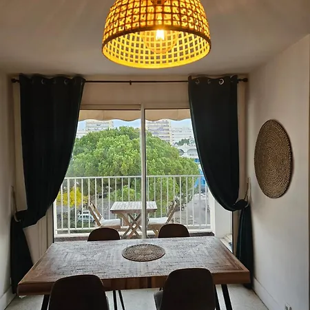 Beau T2 Proche Et Commerces, Logia Apartment *